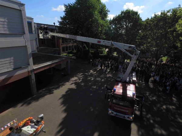 Herr Flaschel verlässt die Schule